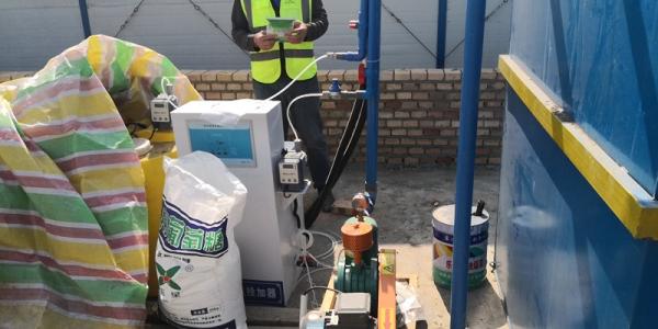 新疆黄龙溪项目部一体化污水处理设备现场调试